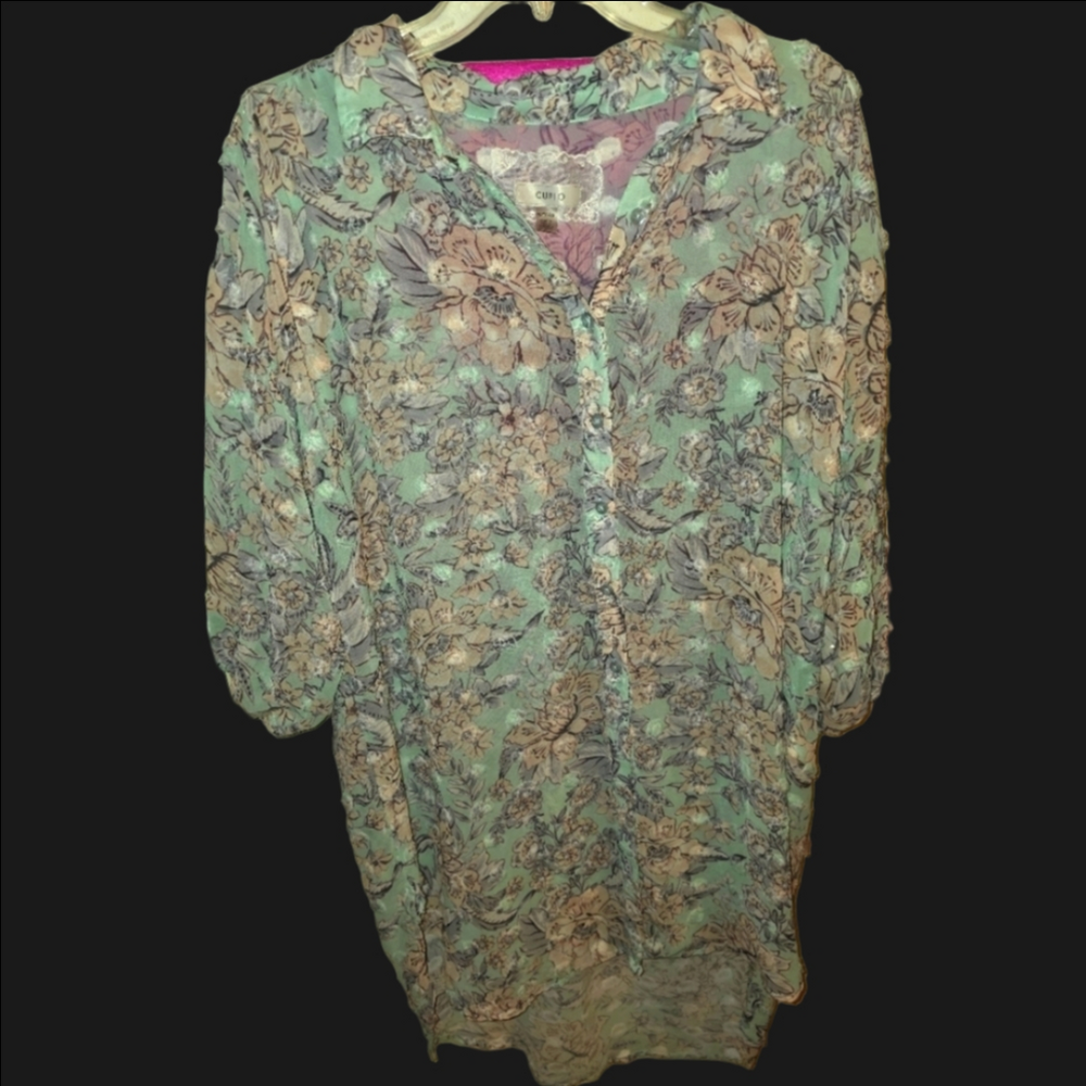 Cupio Women's Size XL Short Sleeve Button Down Top Floral